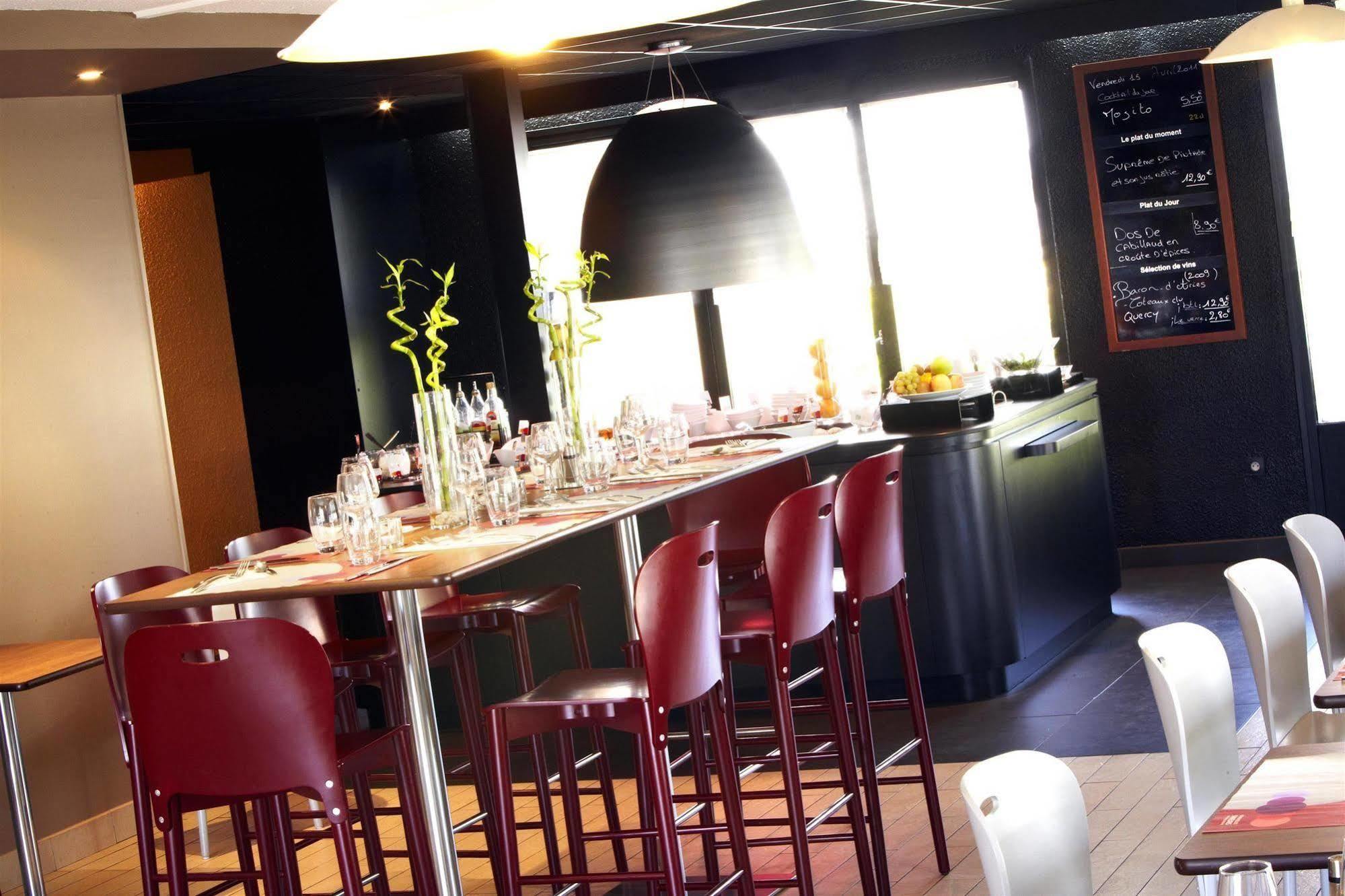 Campanile Bordeaux Ouest - Le Bouscat Hotel Restoran gambar
